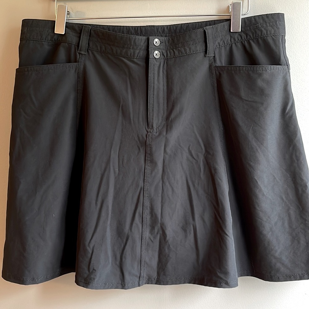 EDDIE BAUER Black Nylon Skort